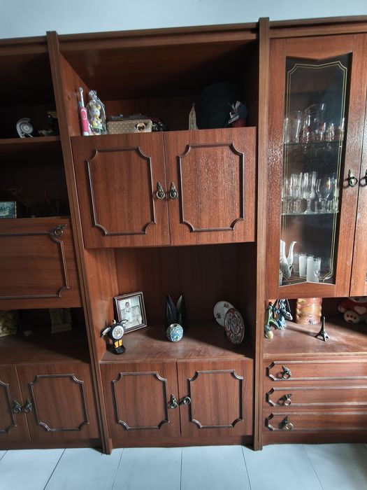 Esta é uma estante de madeira modular de estilo clássico -doar mobilia