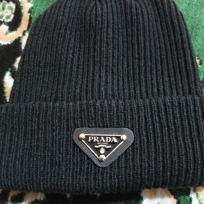 Шапка Prada,Boss