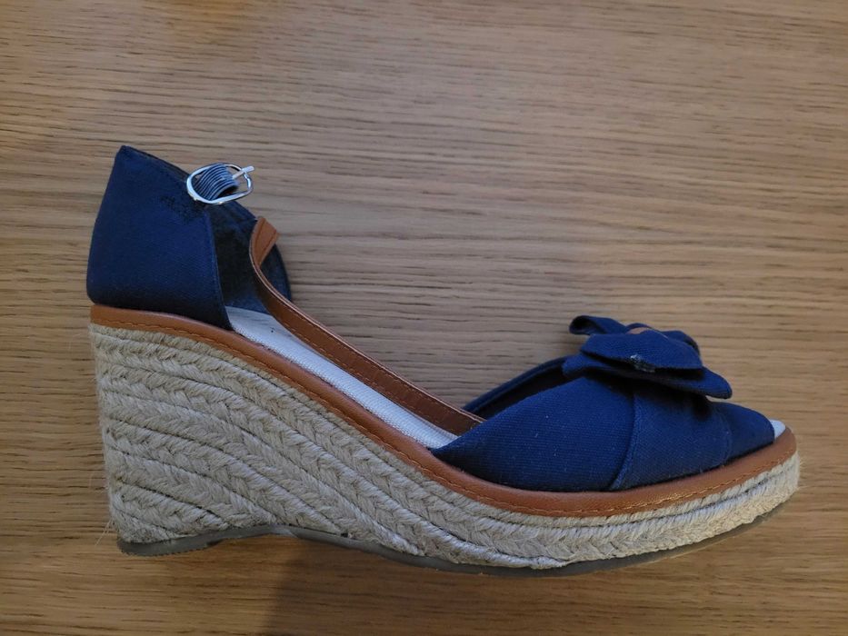 Espadryle damskie na koturnie