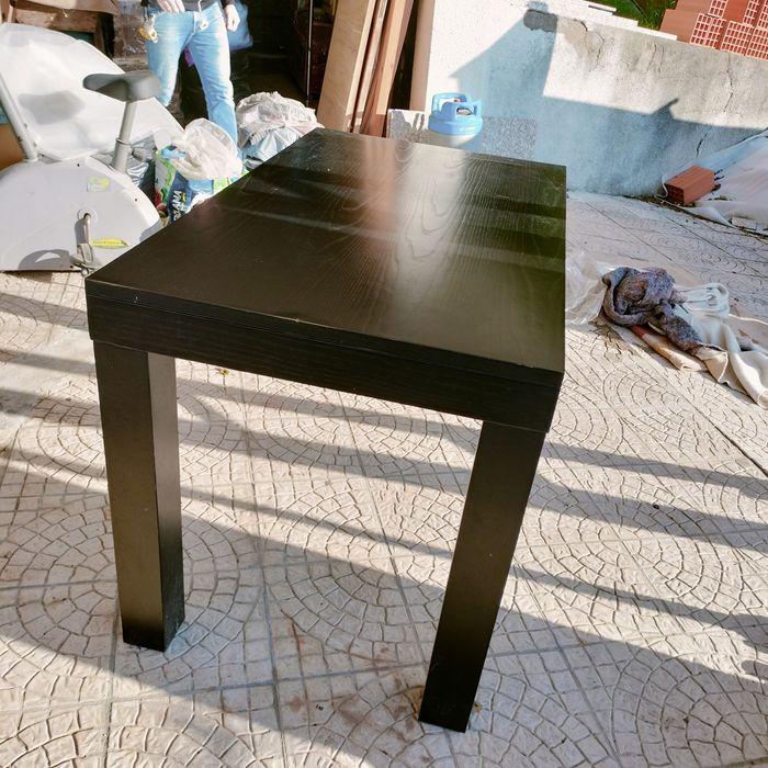 Mesa madeira de cor preta