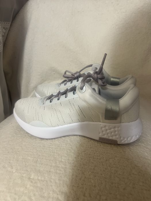 Кроссовки Nike renew serenity run prm