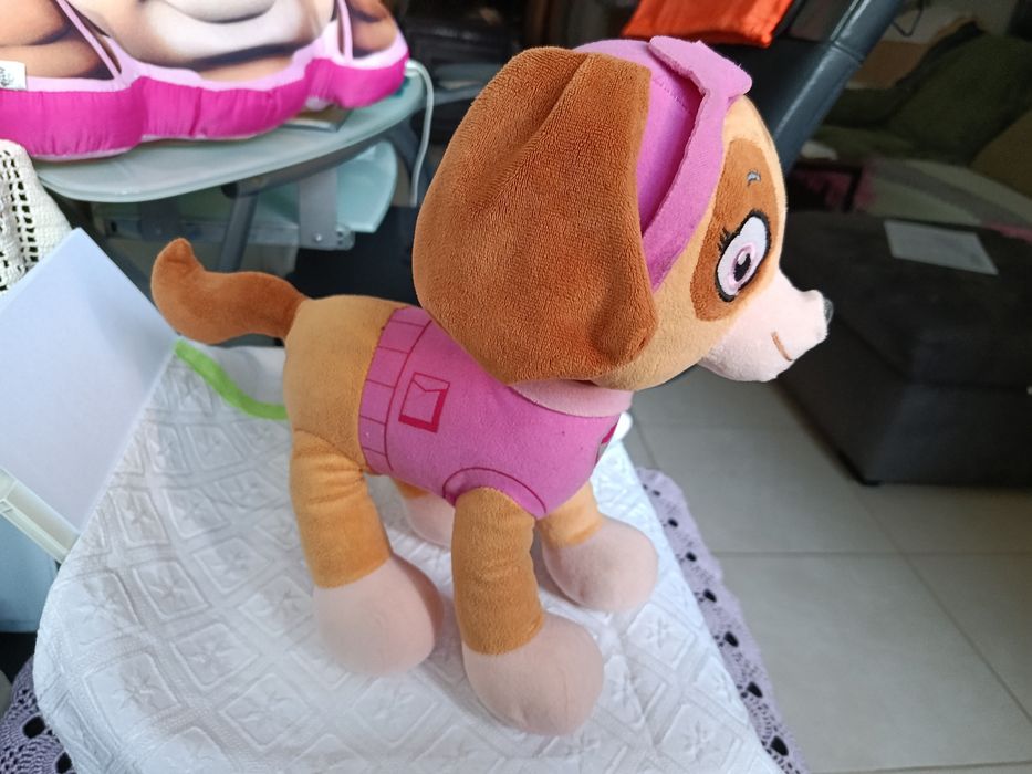 Peluche e almofada da Skye