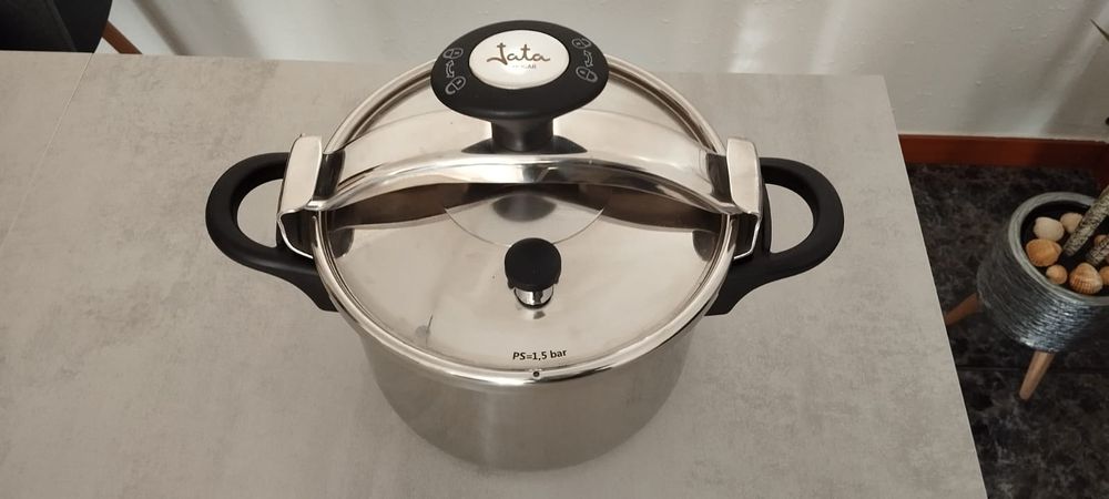 Panela de pressão jata 6L.