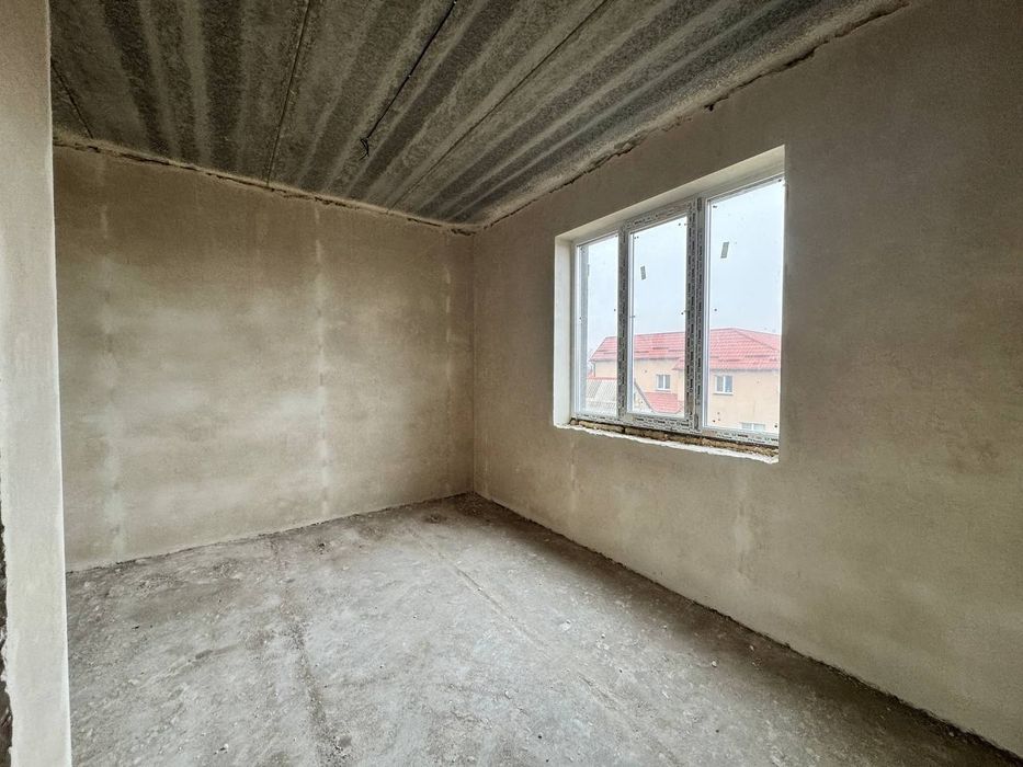 Таун з терасою на даху! Київ