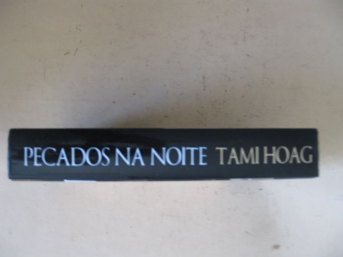 Pecados na Noite de Tami Hoag