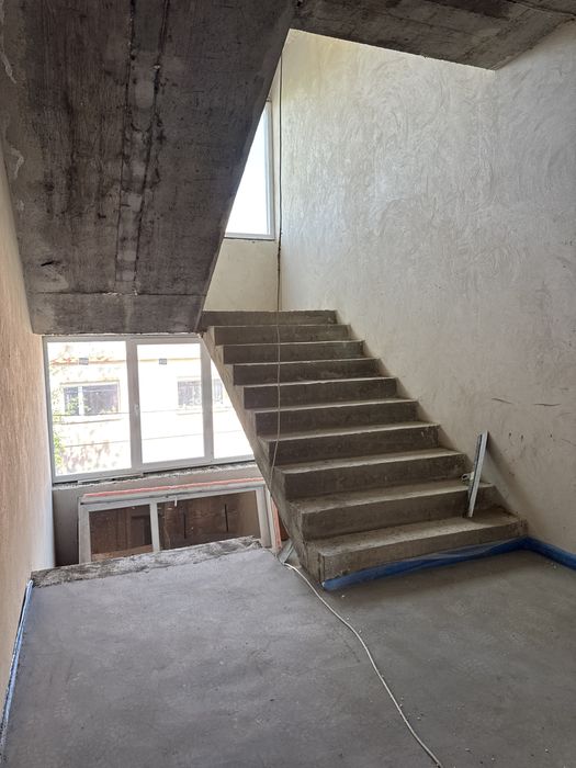 2K+Кухня Вітальня 67м2 2/4  Новобудова Центр . Будинок на 12 квартир!