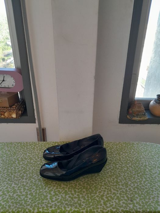 Vendo Sapatos de Senhora FOREVA muito bonitos como novos