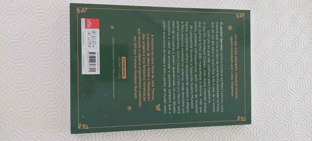 Livro Juvenil " O Jardim Secreto" NOVO