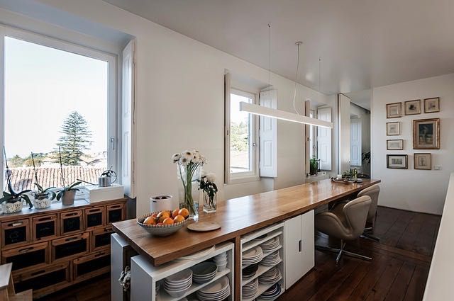 Apartamento Arq Aires Mateus no largo da Igreja de São Pedro de Sintra