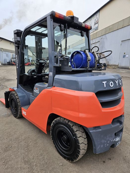 Навантажувач вилковий Toyota 4 тонни. Вилочный погрузчик Тойота 4 т