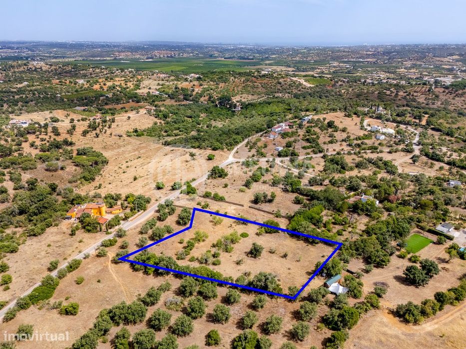 Terreno Rústico com 5.480 m² em Amendoeira, Silves