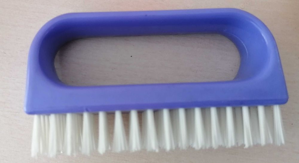 Biberões e escova, lote todo por 5€