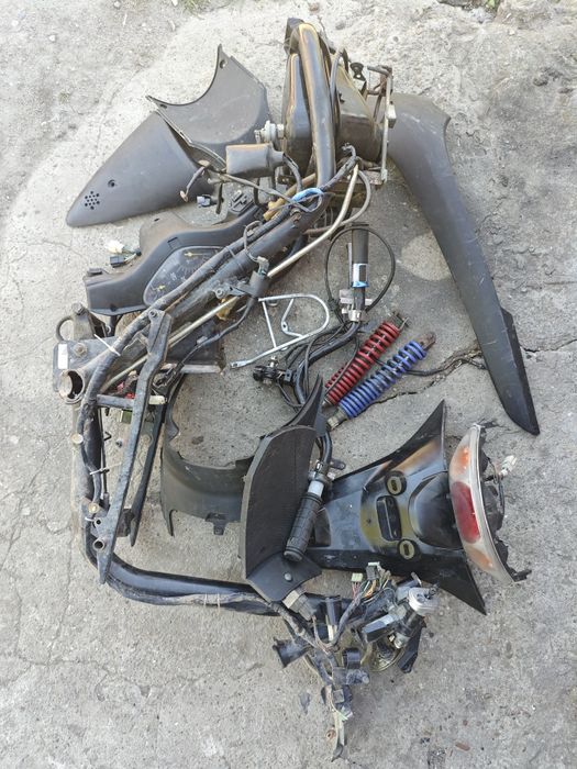 Залишки Honda dio af 62