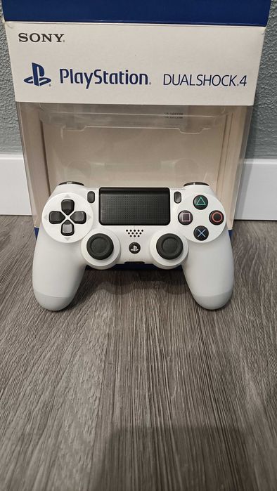 Comando de PS4 branco