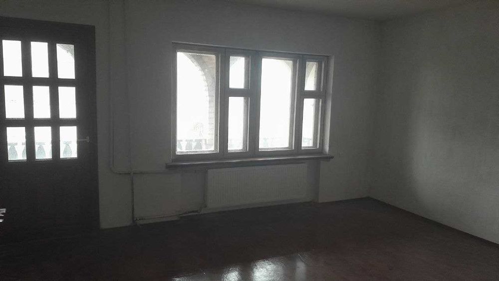 Продам дом в Житомире  ( 270 м² | 10 соток | Сад , огород | 2 гаража )