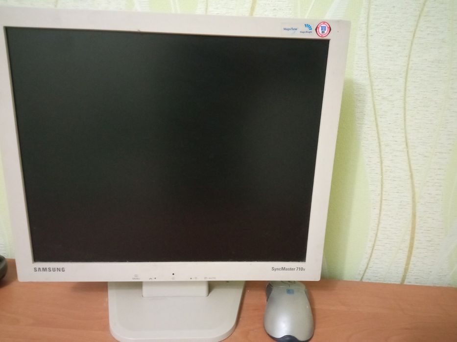 Продам монітор samsung syncMaster 710v