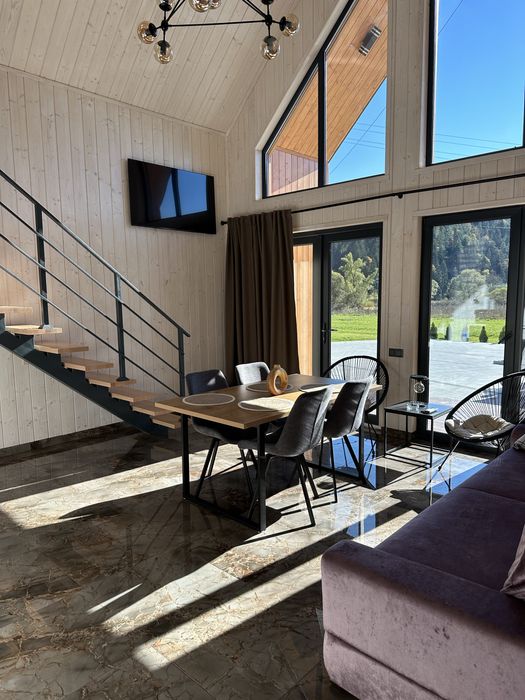 Нові сучасні котеджі біля Східниці з чаном джакузі