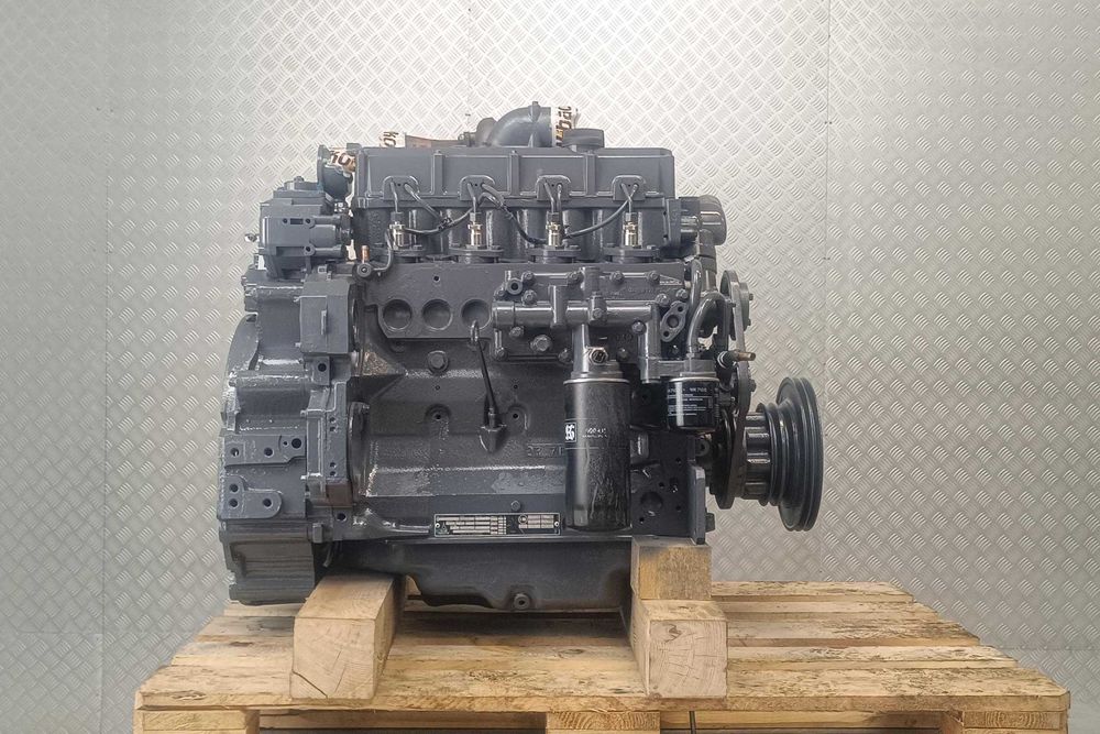 Silnik spalinowy - Deutz BF4M1012C - kruszarka przesiewacz koparka