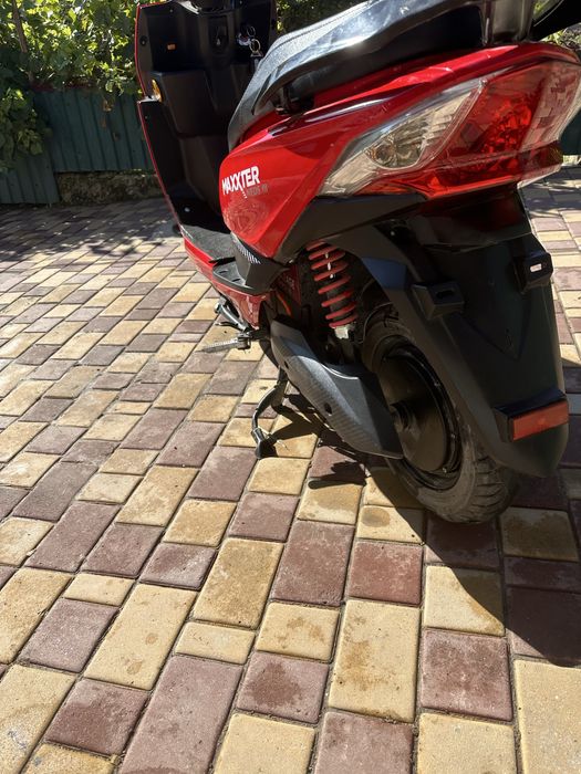 Продам електро скутер Maxxter Neons 3