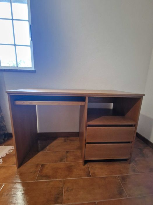 Secretaria em madeira