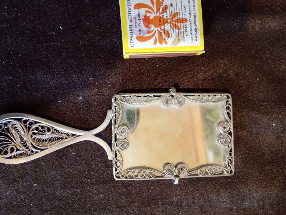 Винтажное зеркало.