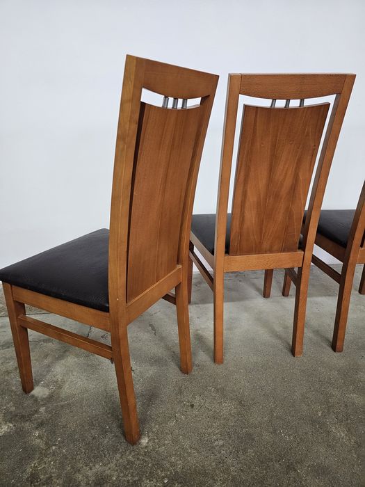 Conjunto de 4 Cadeiras em Madeira Maciça com Assento Estofado