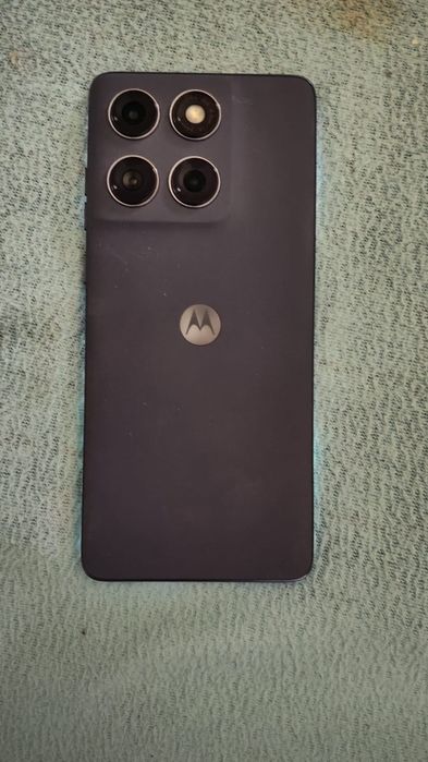 Vendo ao troco telemóvel marca Motorola Edge 60
