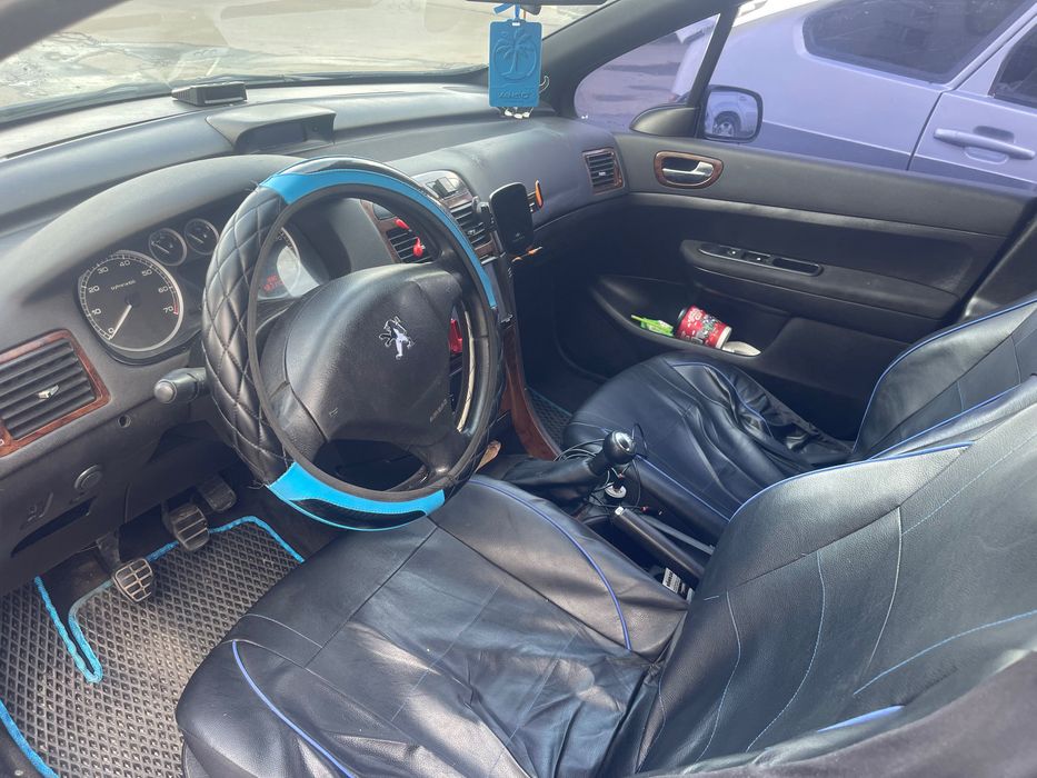Автомобілі продаж 2300