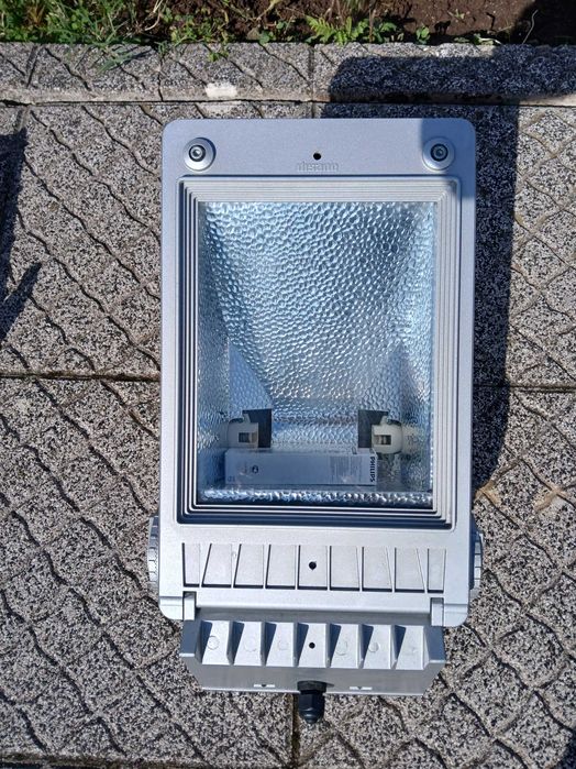 Projetores novos marca Disano