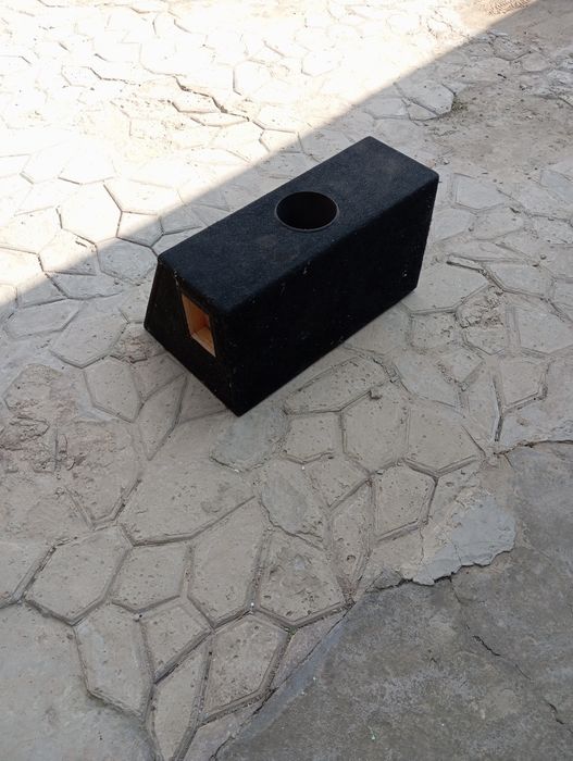 Продам короб під динамік для саббуфера