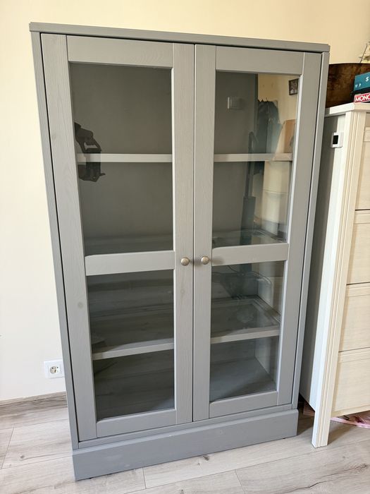 Kredens witryna z ikea