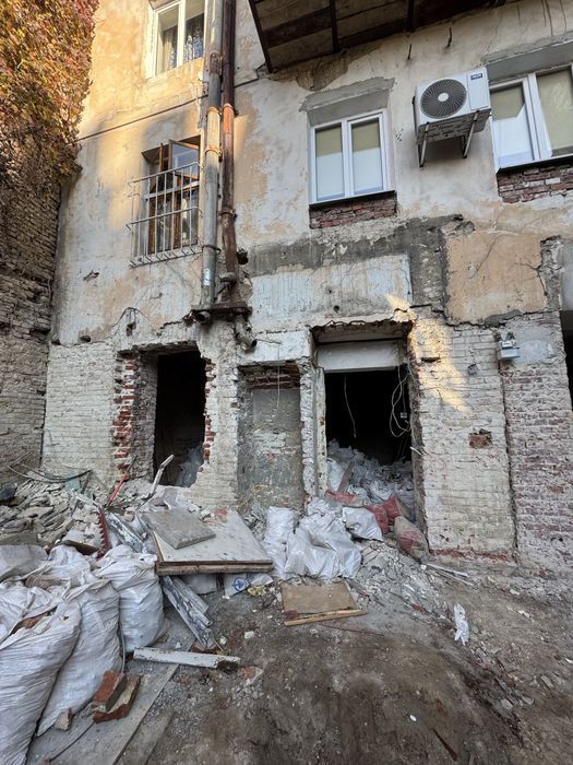 Демонтажні роботи та вивіз сміття / перевезення / вантажники / підключ