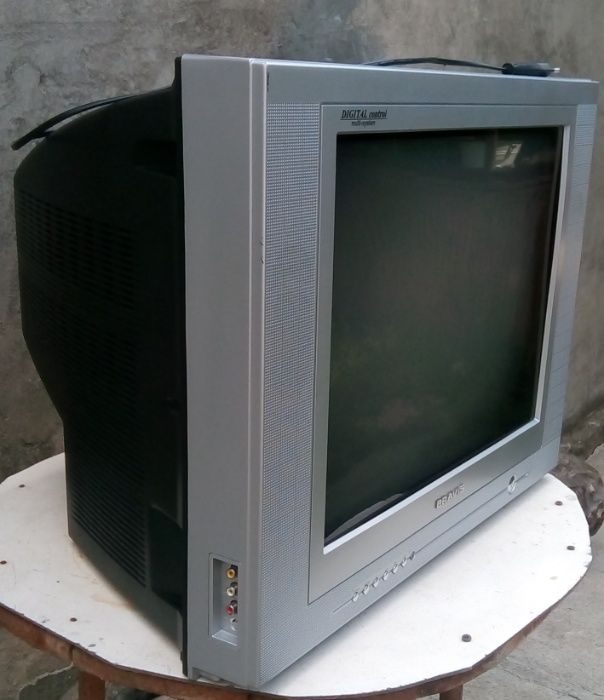 Кольоровий телевізор BRAVIS 21F20X (на запчастини чи під відновлення)