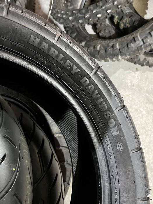 180 70 16 Dunlop D429