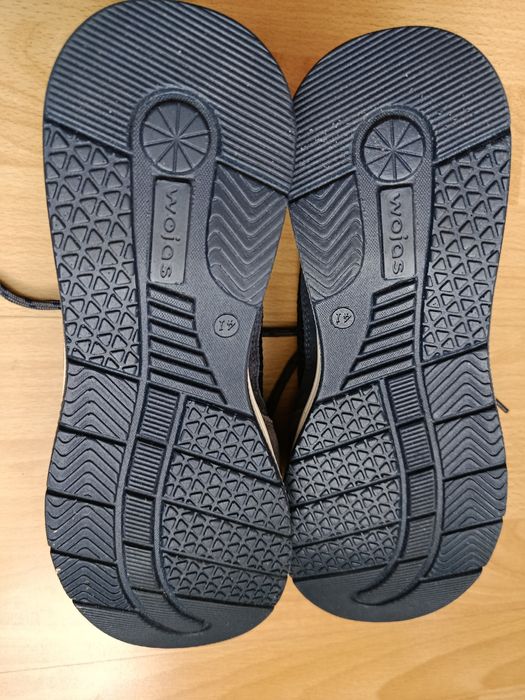 Sprzedam buty sportowe rozm.41.  wojskowe.