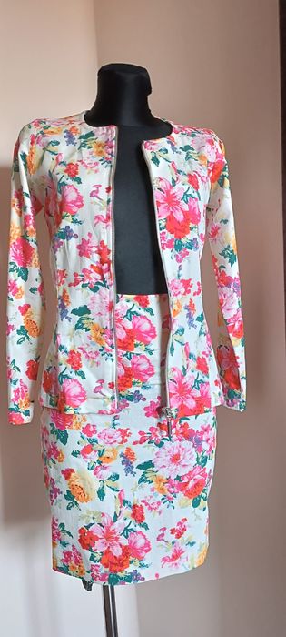 Komplet w kwiaty rozmiar XS