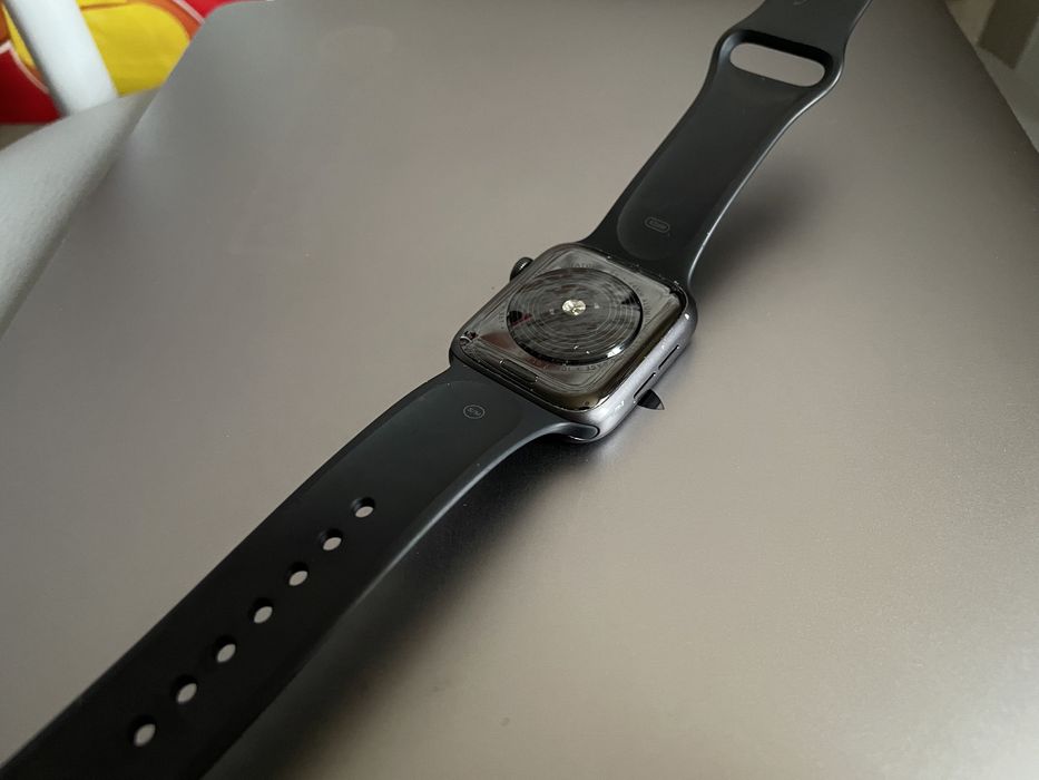 Apple Watch se 44mm LTE