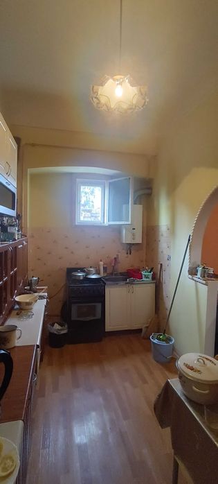 БЕЗПОСЕРЕДНЬО ЦЕНТР МІСТА! ІСТОРИЧНА будівля! 3 кім, 113 кв.м., жила