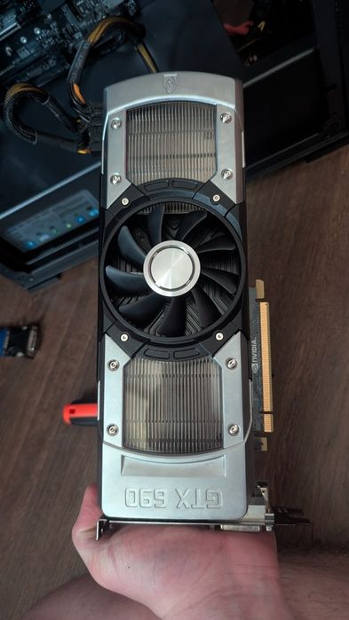 Обміняю або продам відеокарту гтх690 робочу 4гб