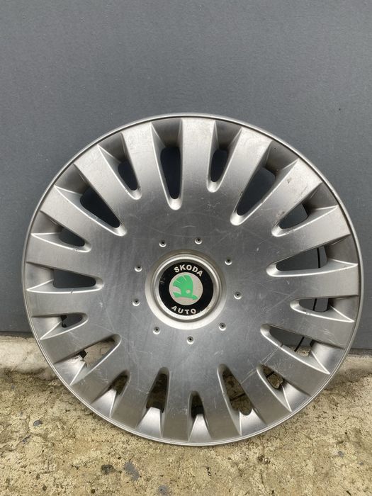 Продам ковпак оригінальний Skoda R 15