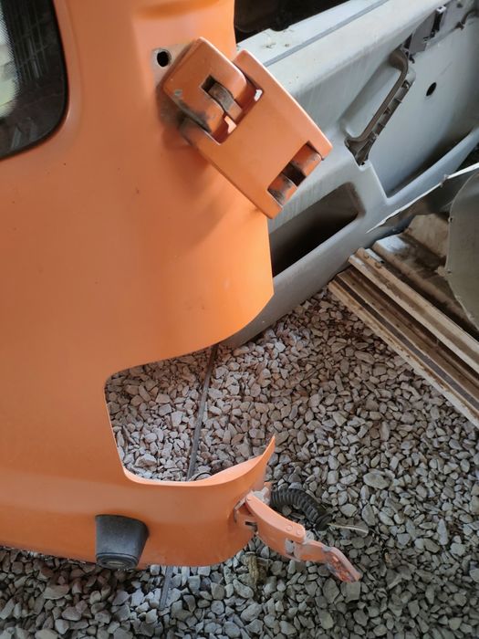 Петлі дверей  Volkswagen Т5