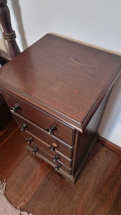 Mesa de Cabeceira madeira escura