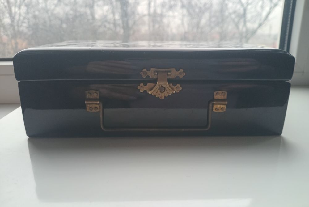 Шкатулки (яшма, перламутр)