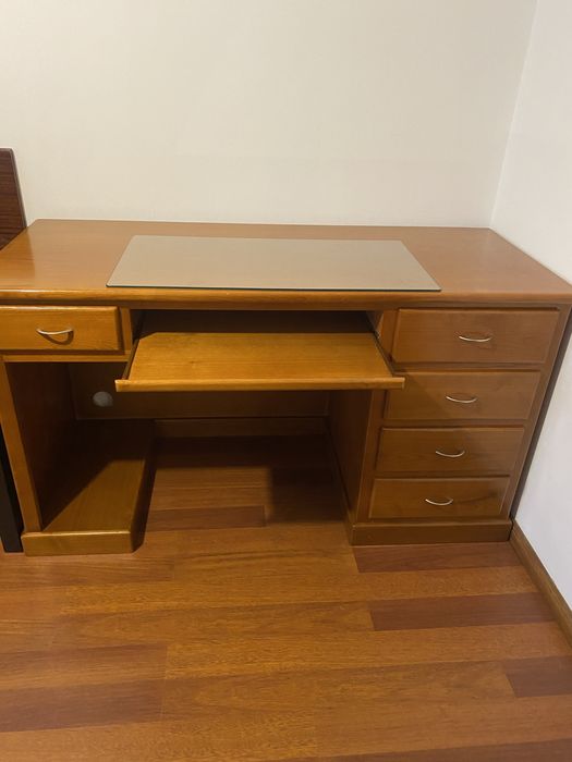 Secretária em madeira