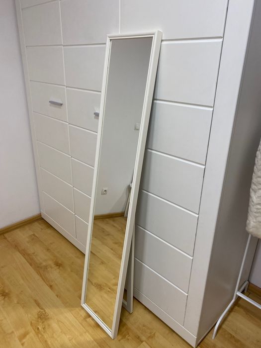 lustro białe do pokoju