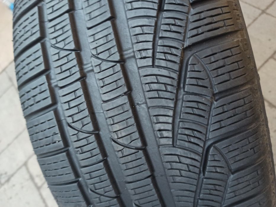 Продам ОДНО колесо 245/40 R20 Pirelli Sottozero 2 Run Flat