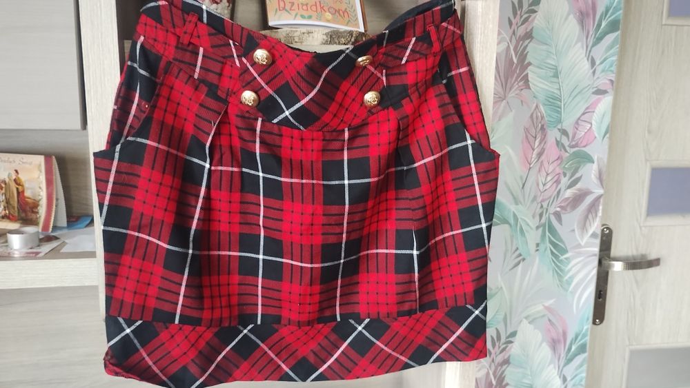Spódnica w kratę