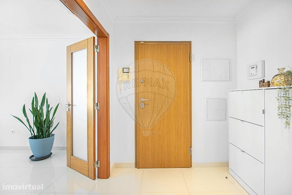 Apartamento T4 para arrendamento