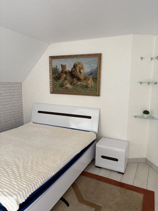 Будинок в кривині