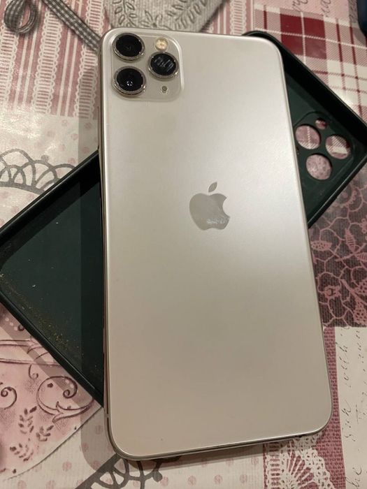 Продам айфон 11 про макс